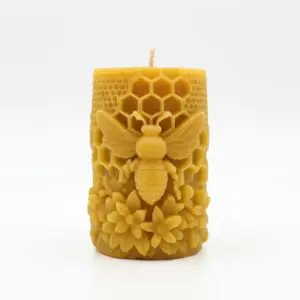 Beeswax-Honeycomb-and-Bee-Candle